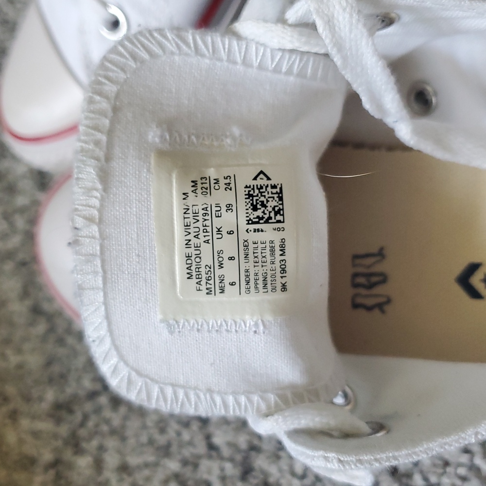 White Converse - Picture 7 of 7